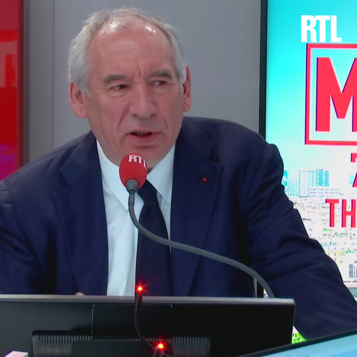 Présidentielle 2027, taxe Zucman, franchises médicales... L'interview intégrale de François Bayrou