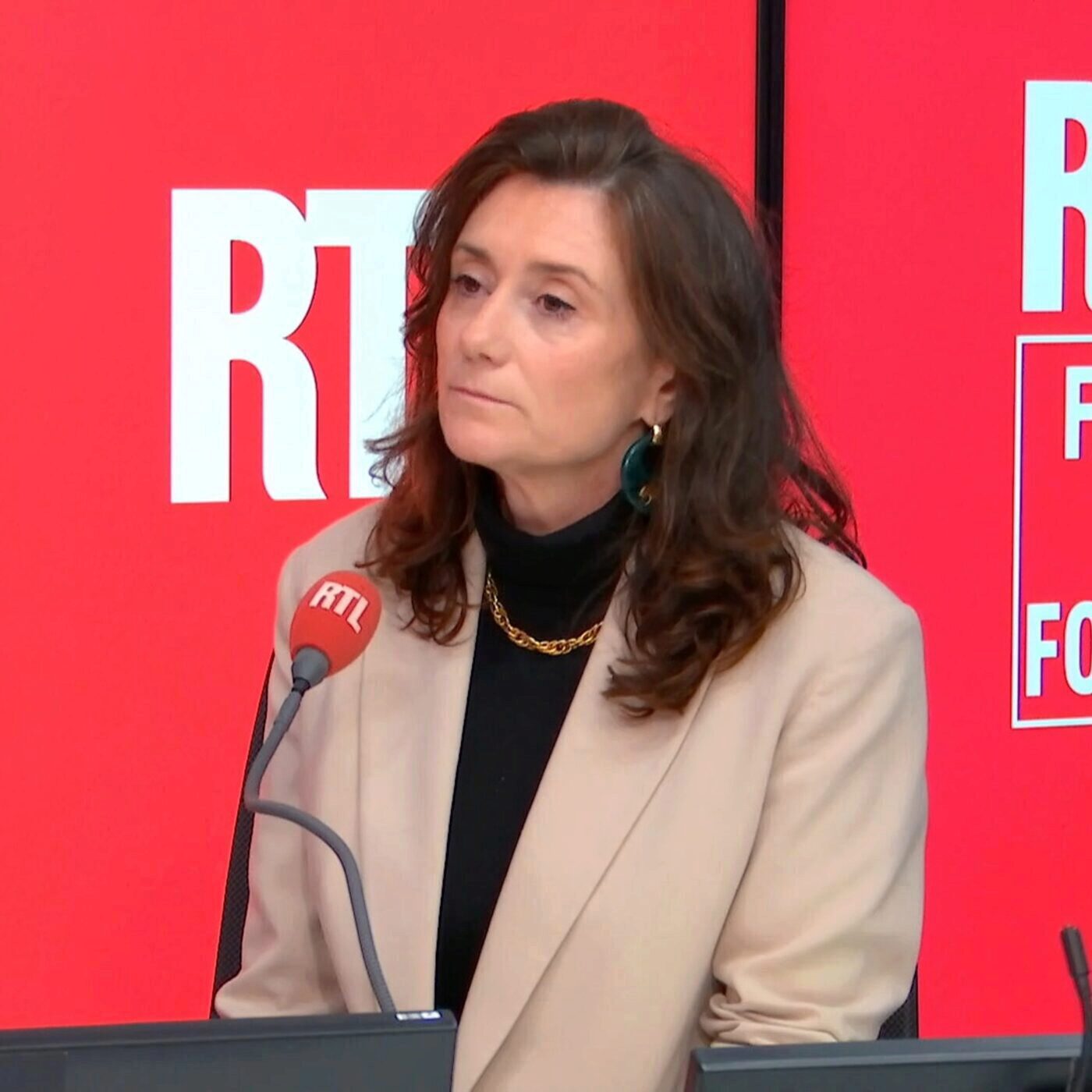 La députée Sandrine Josso, victime de soumission chimique : "J'allais voir un ami, j'ai découvert un agresseur" episode artwork
