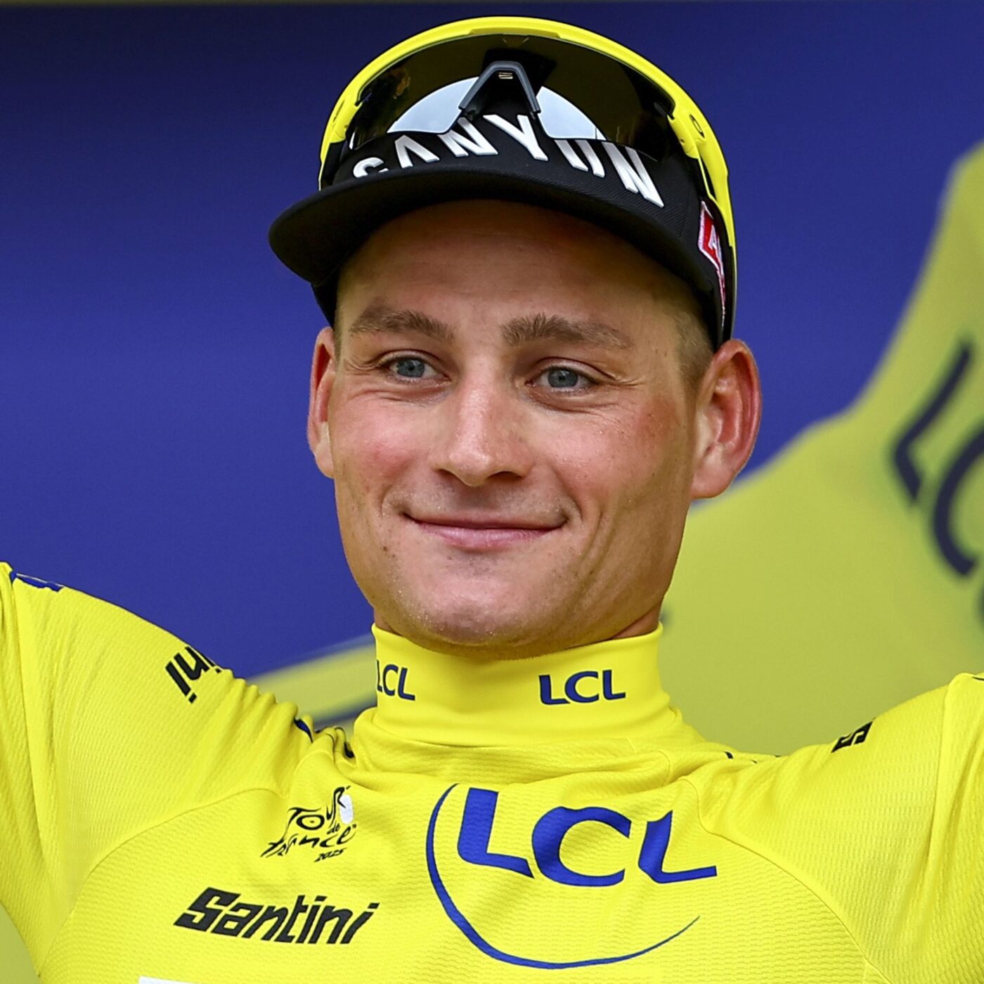 Tour de France 2025 - DEBRIEF étape 2 : victoire de Mathieu Van der Poel  qui s'empare du maillot jaune