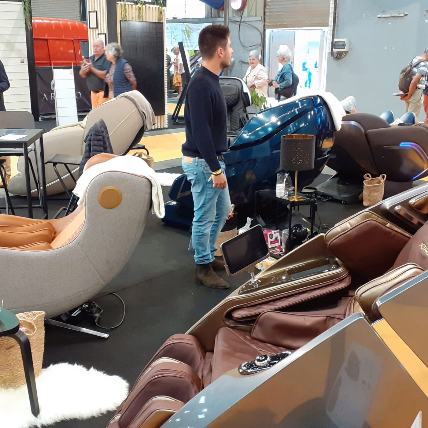 Des découvertes étonnantes à la foire exposition de Saint-Brieuc episode artwork