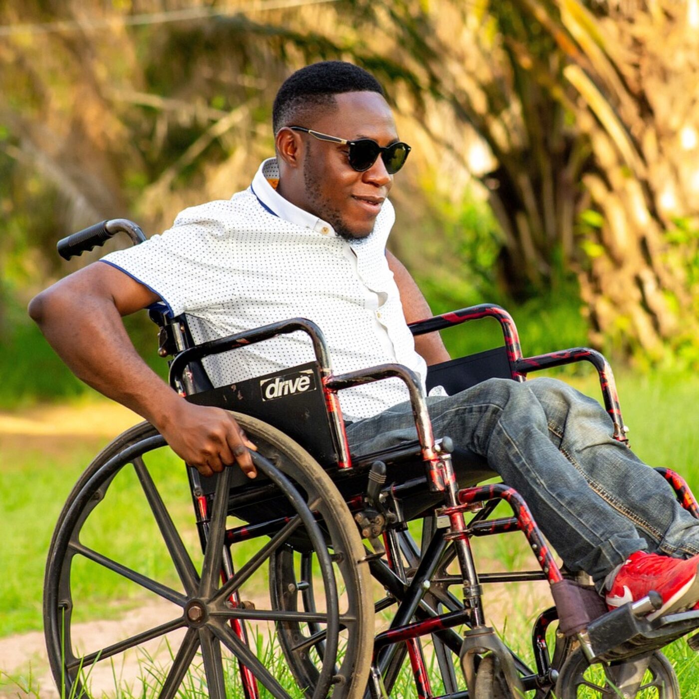 Hamou braille dans le poste