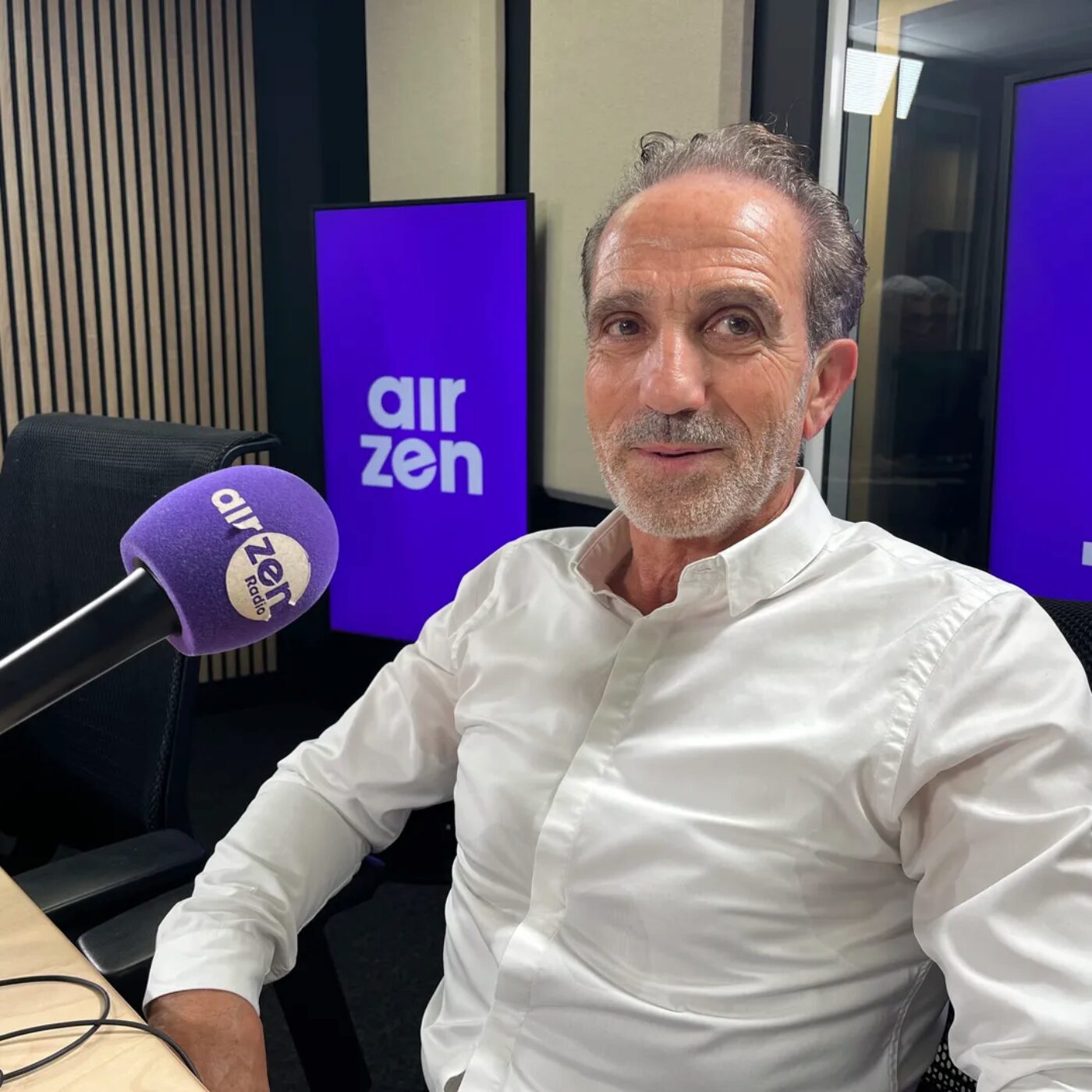 José Martinez : De guide touristique à créateur de voyages haut de gamme episode artwork