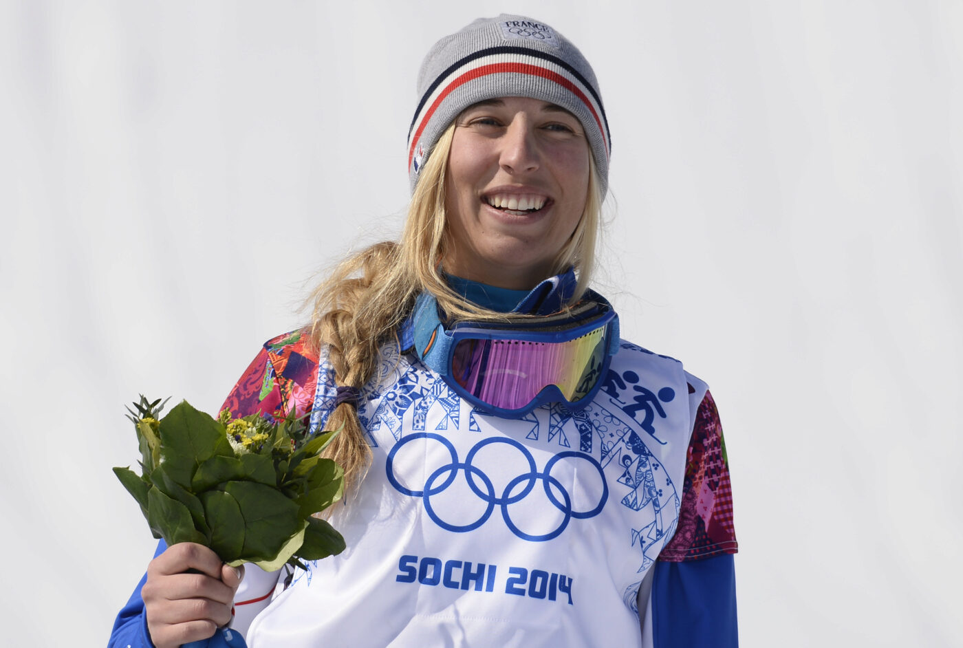 "Ça me fait des frissons" : la porte-drapeau Chloé Trespeuch réagit sur RTL à sa désignation pour les JO d'hiver 2026