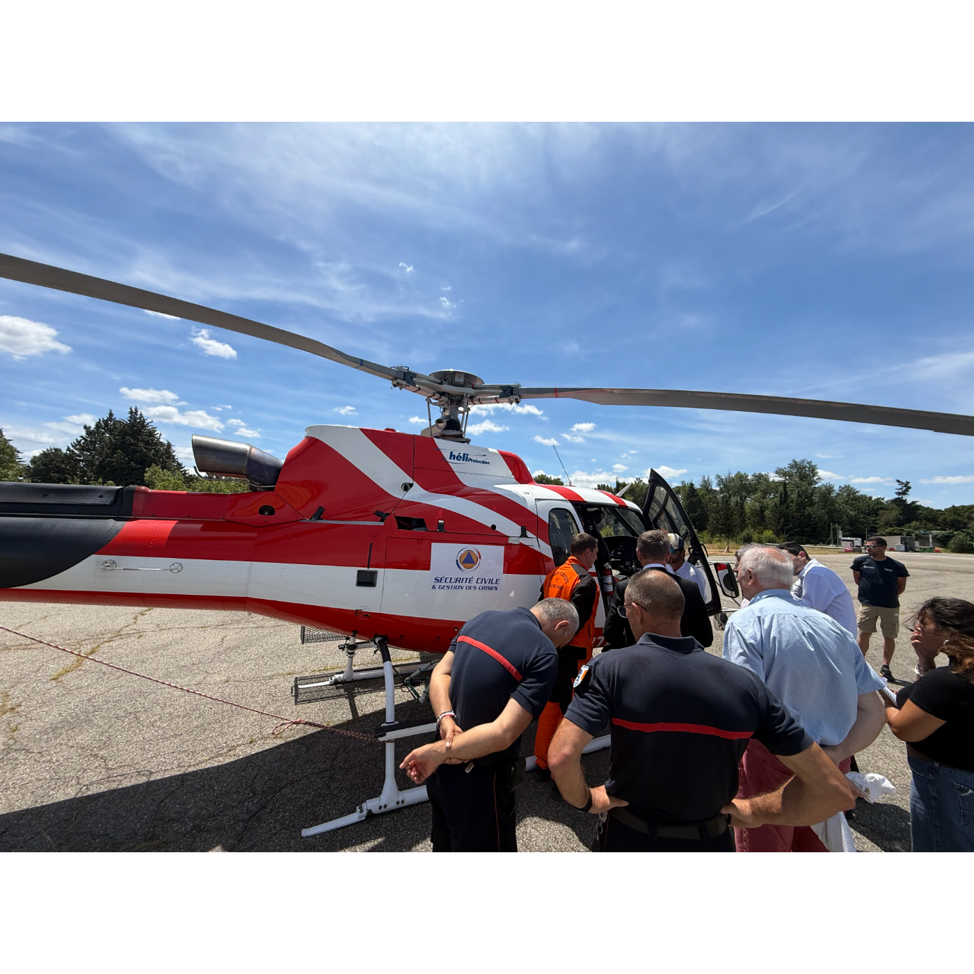 episode cover Incendie dans l'Aude : deux hélicoptères prépositionnés, Alain Bucquet, préfet de l'Aude appelle à la vigilance