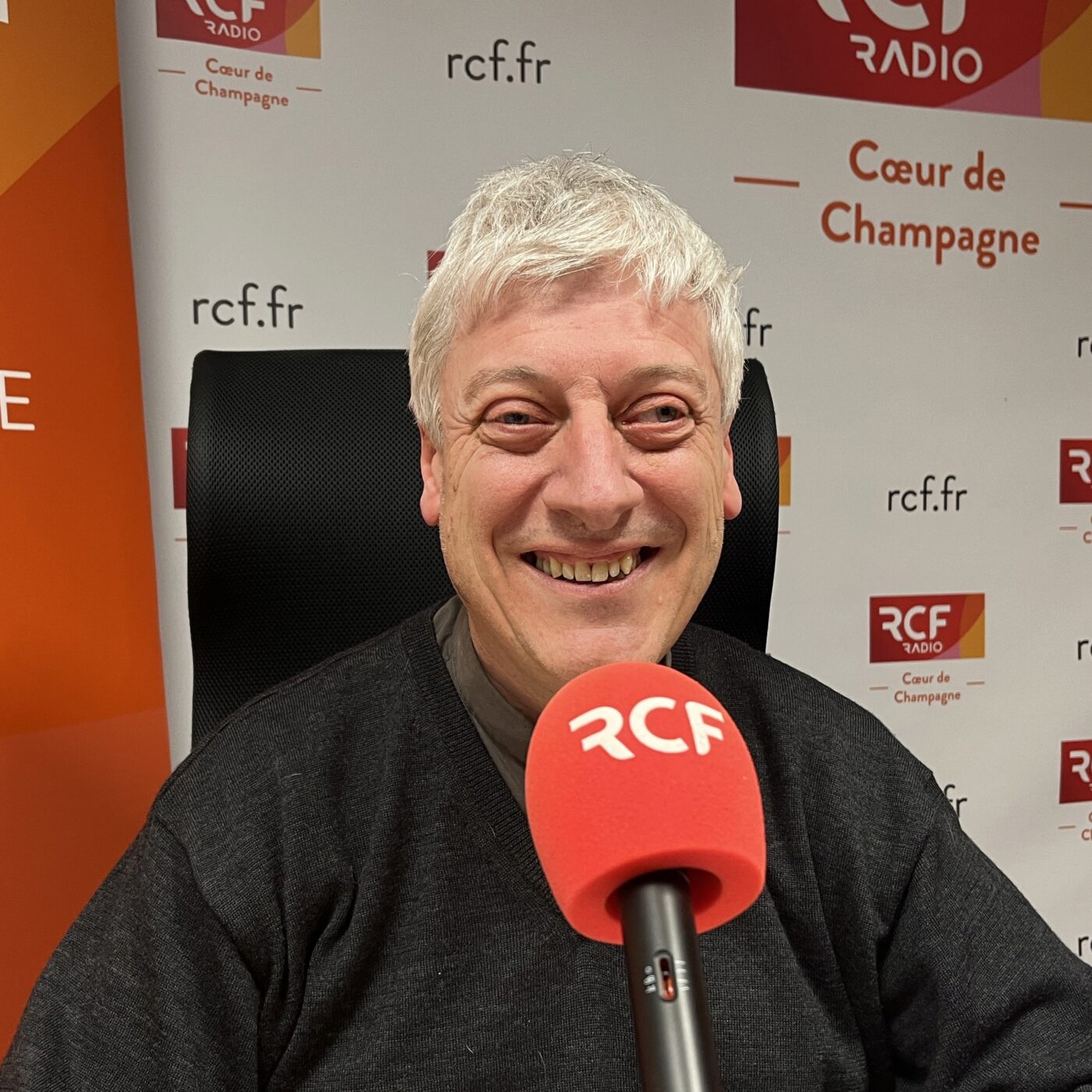 Père Denis Véjux, un nouveau chapitre au service du Vignoble episode artwork