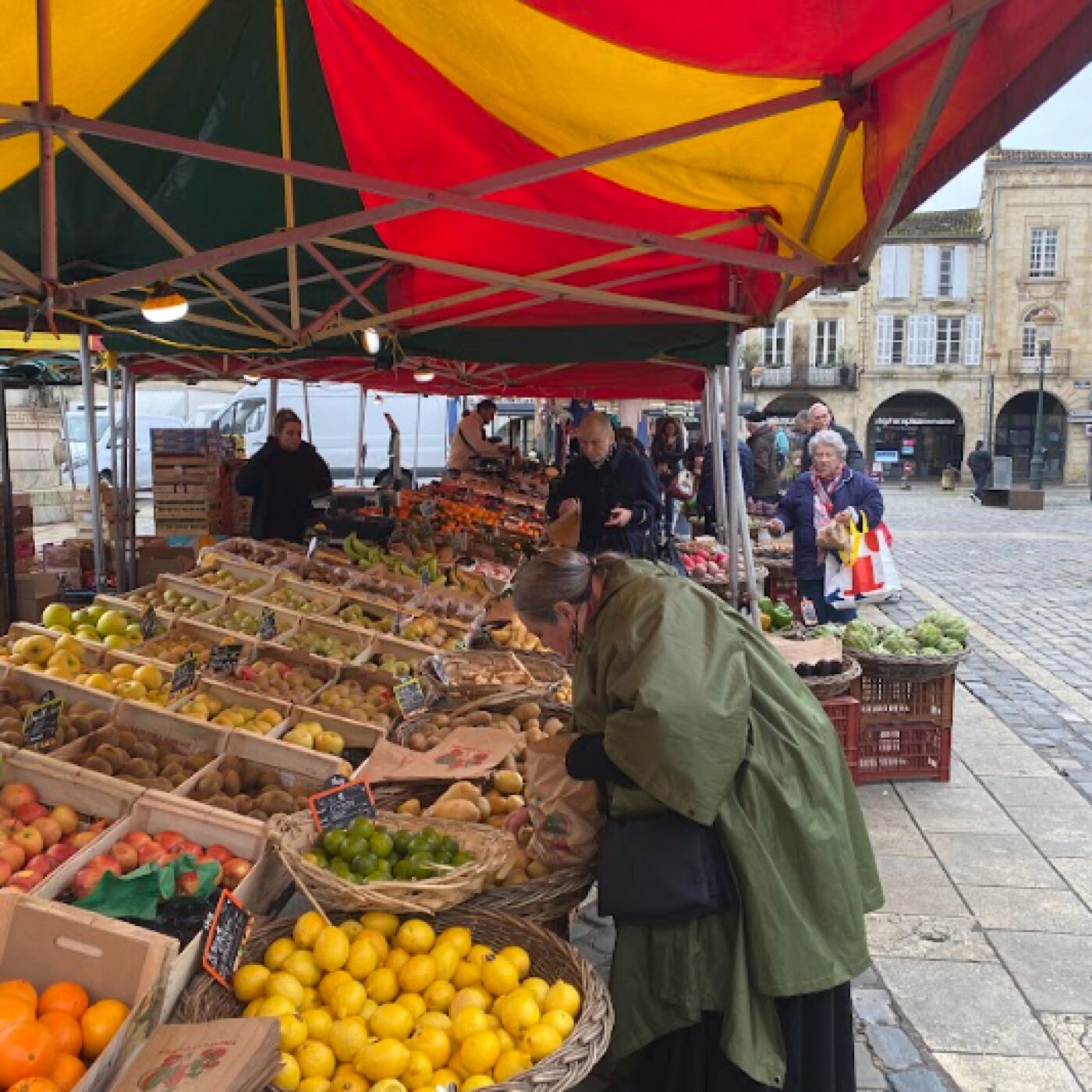 Au marché pour les élections municipales : Libourne en Nord Gironde episode artwork