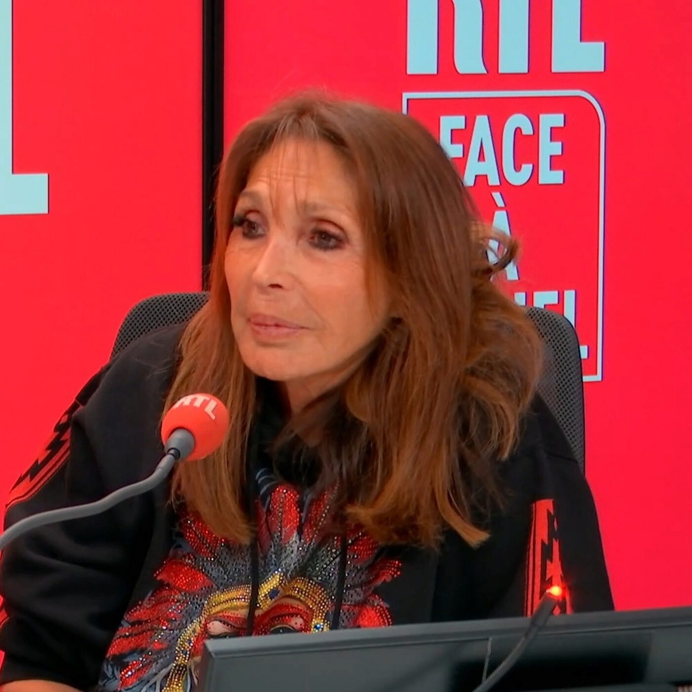 Jackie Lombard, productrice de Michael Jackson, nie les accusations de pédocriminalité visant le roi de la pop episode artwork