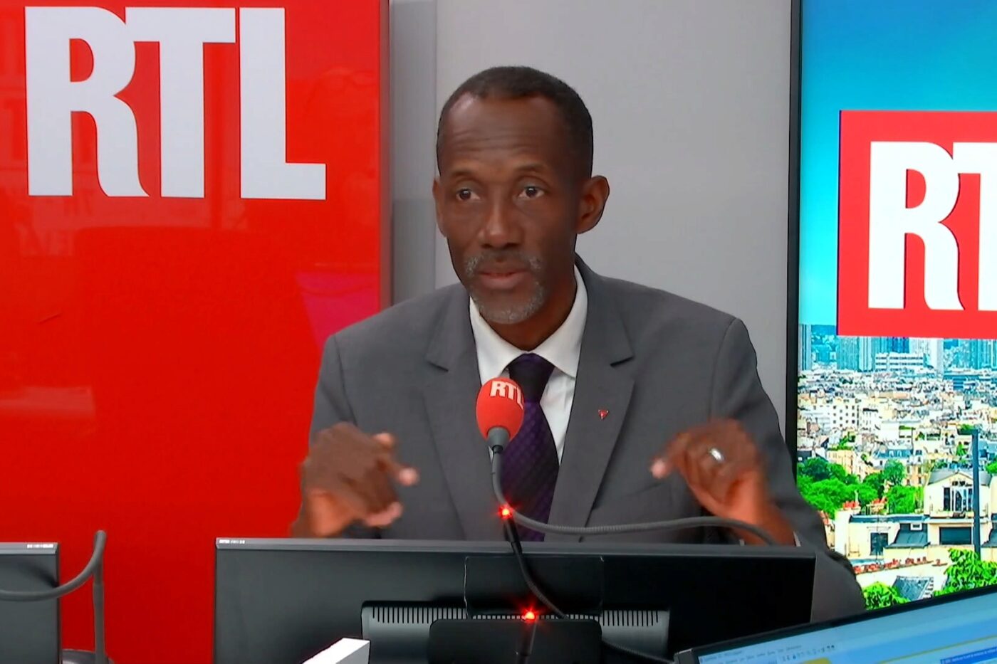 Blocages des lycées : Bally Bagayoko, maire LFI de Saint-Denis, appelle sur RTL à la "désescalade, à la réponse politique et non policière" Blocages des lycées : Bally Bagayoko, maire LFI de Saint-Denis, appelle sur RTL à la "désescalade, à la réponse politique et non policière"