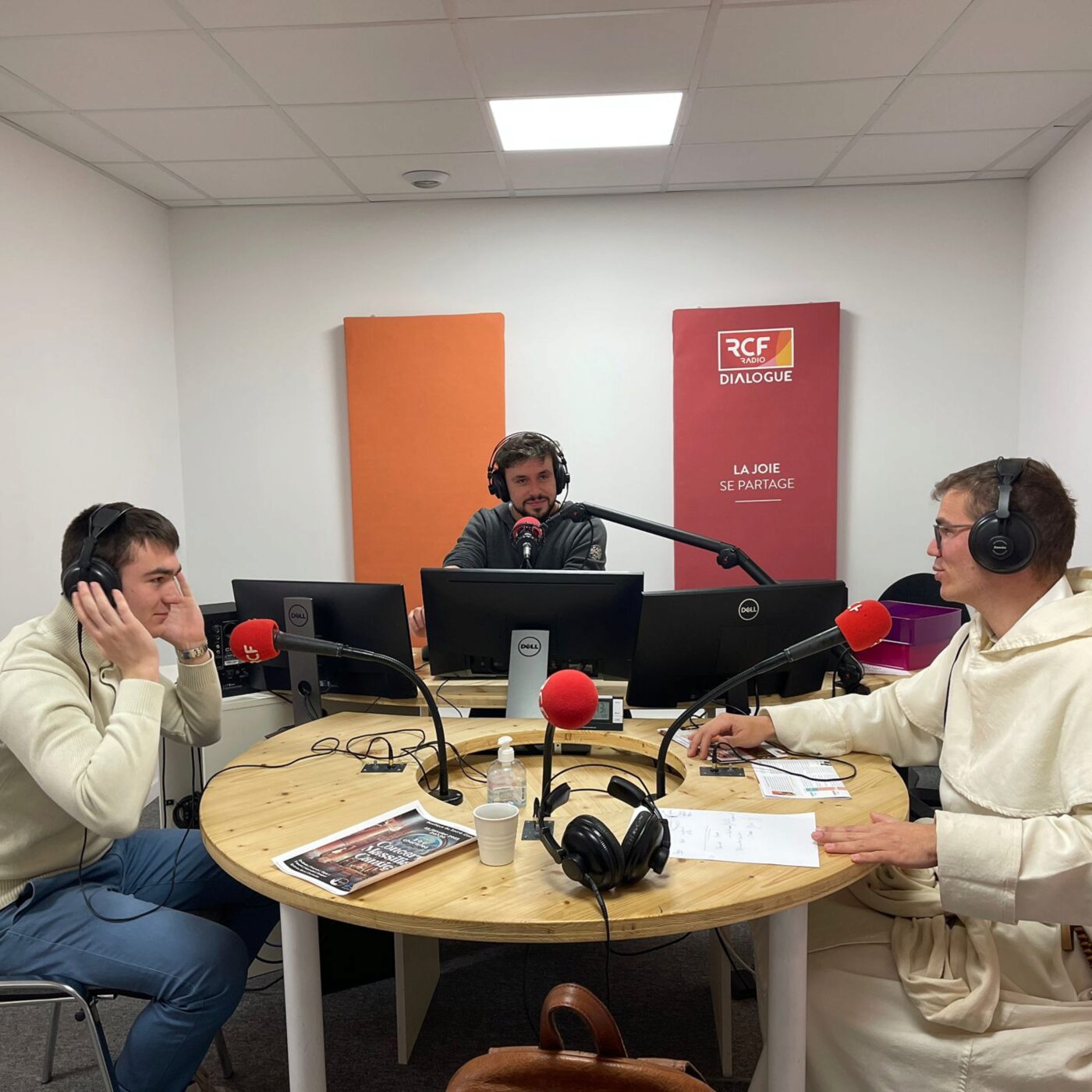 Formation, adoration et fraternité : le groupe Mission à Marseille episode artwork