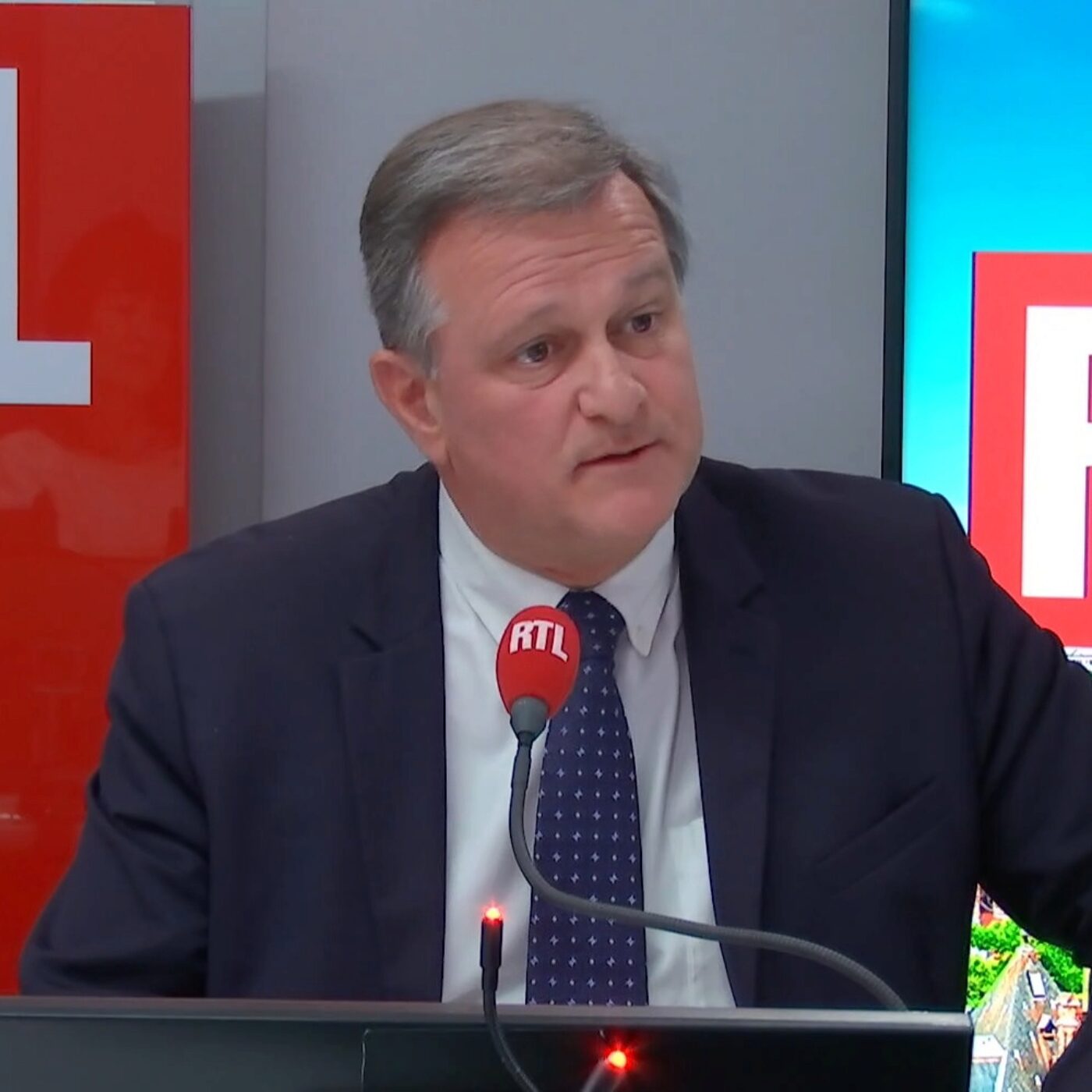 Jordan Bardella agressé : "S'il avait eu un revolver, le résultat n'aurait pas été le même", réagit sur RTL le maire de Perpignan Louis Aliot (RN)