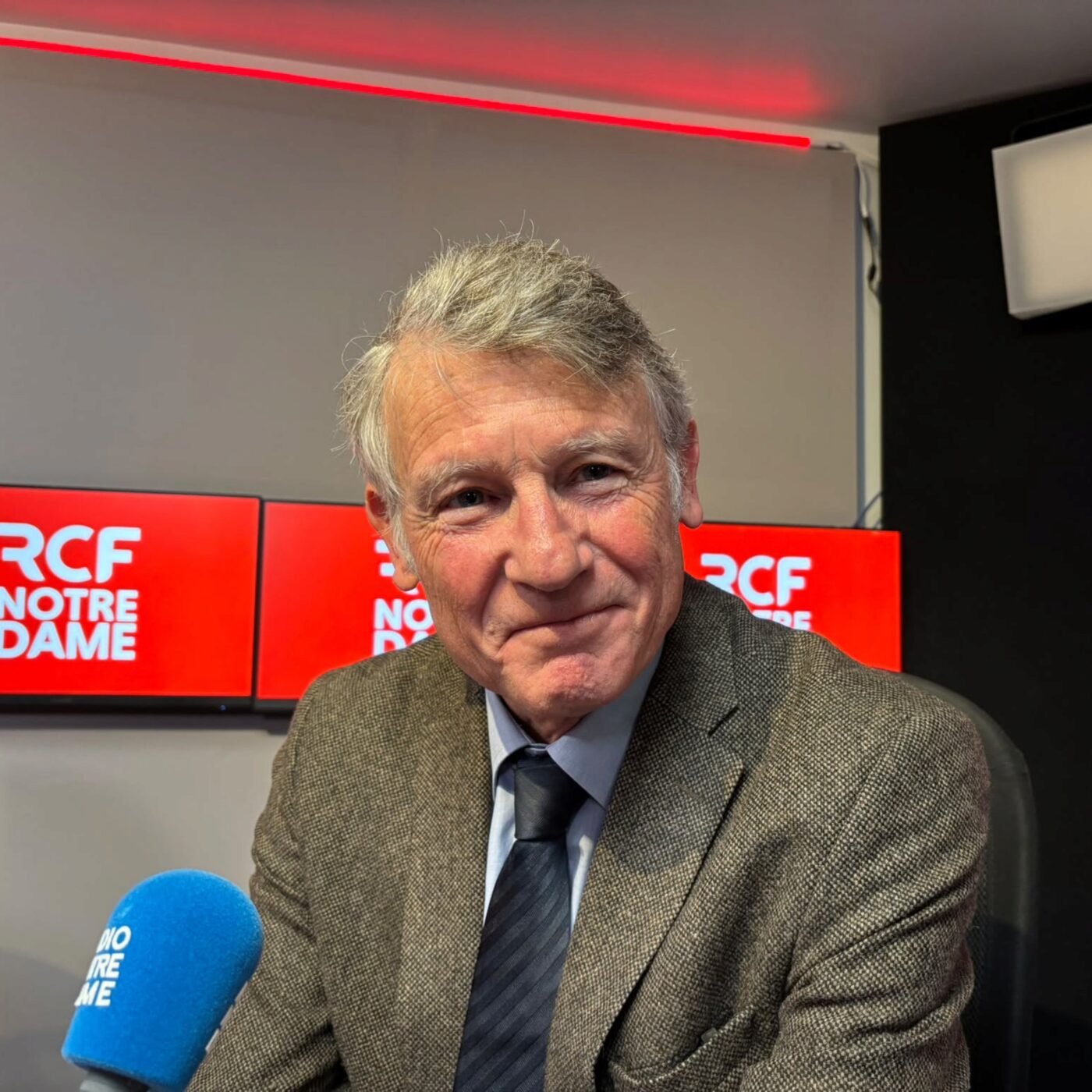 « On m'enseignait un Jaurès matérialiste, alors qu'il passe sa vie à parler de Dieu », s'étonne Vincent Peillon