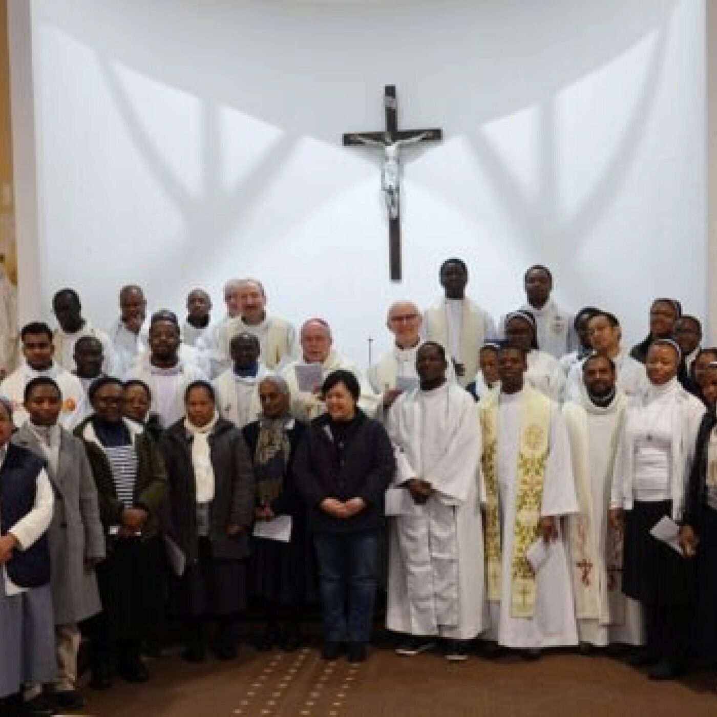 Rencontre fraternelle des prêtres et religieuses missionnaires dans le diocèse episode artwork