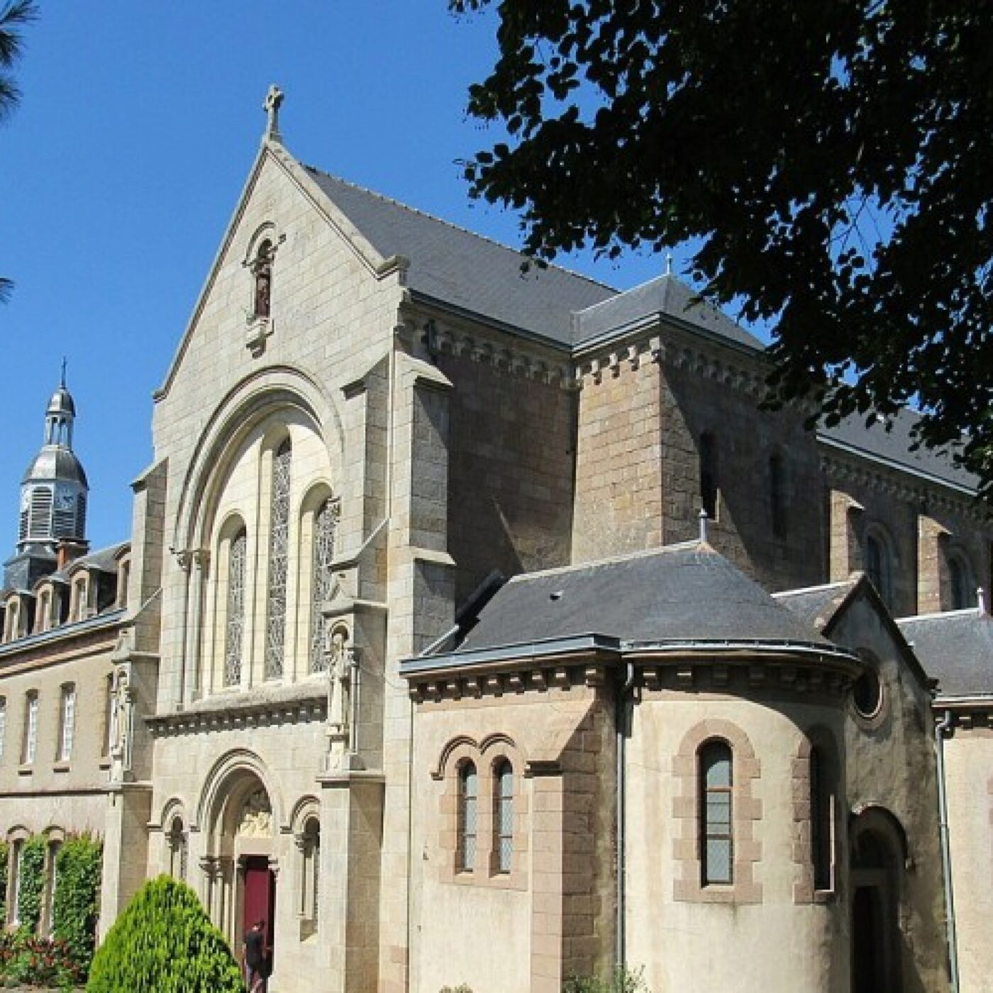 Bellefontaine : les trappistes cèdent leur abbaye aux bénédictins du Barroux